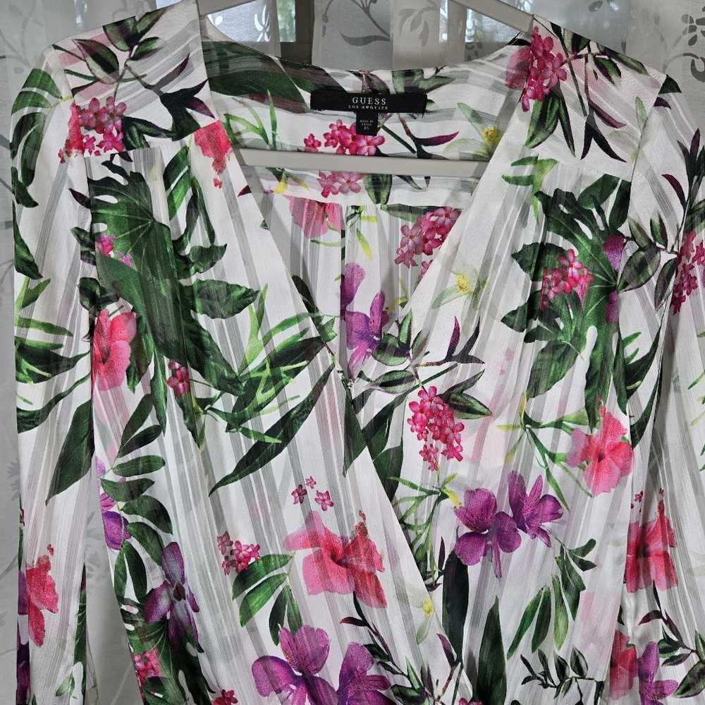 Guess‎ Floral Semi Sheer Long Sleeve Blouse XS Romantic Feminine Style Tropical